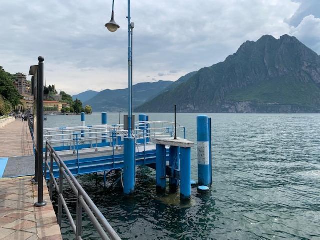 Villa Mirella: Casa vista lago con piscina Riva di Solto Esterno foto