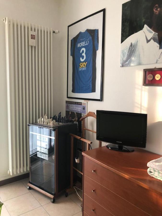 Villa Mirella: Casa vista lago con piscina Riva di Solto Esterno foto